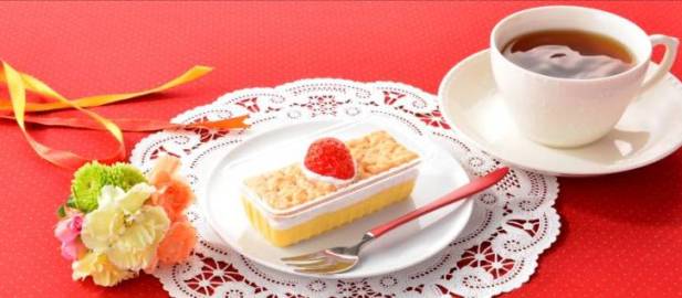ファミマ、旬のいちごを使った商品６種を発売