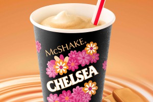 マクドナルド×チェルシー コラボ「マックシェイク」 期間限定新発売