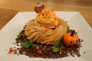 シュークリームの上にイクラ!?原宿ワーキングホリデーコネクションのハロウィンスイーツ