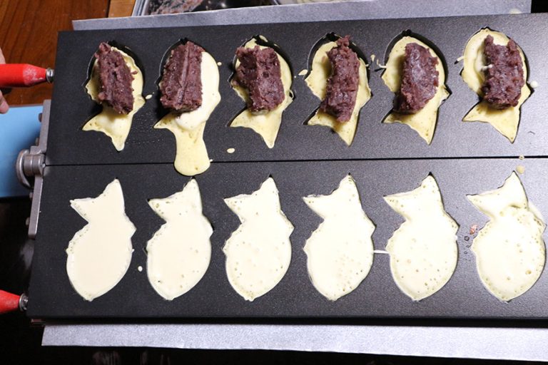 自分で焼けるたい焼き屋！？「浅草たい焼き工房 求楽（ぐらく）」たい焼き焼き焼き体験レポート by 神久保翔也