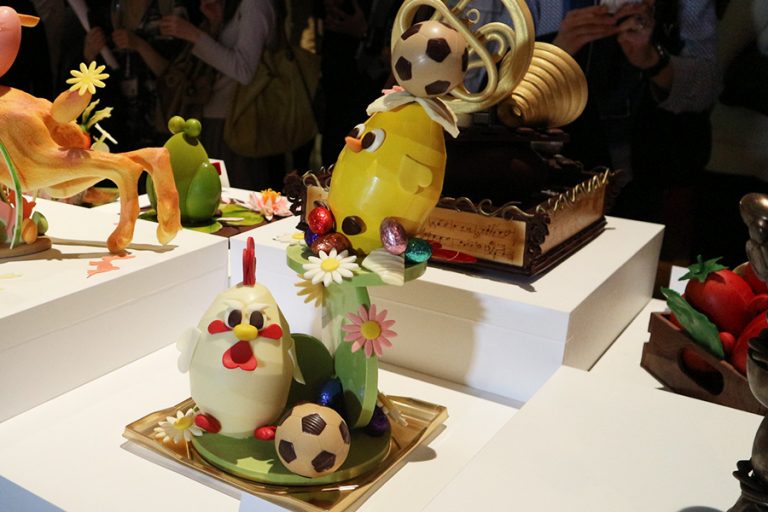 チョコレートアート37作品展示「はじめよう、ショコラ de イースター」開幕
