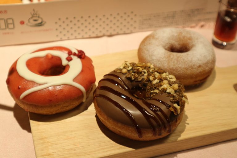 クリスピー・クリーム・ドーナツ×ケロッグ コラボ「ブラン ドーナツ」3種新発売