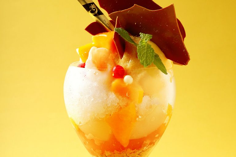 デリーモ日比谷店限定パフェ「メランジュフリュイ HIBIYA」第3弾！桃とマンゴーのかき氷パフェ新登場