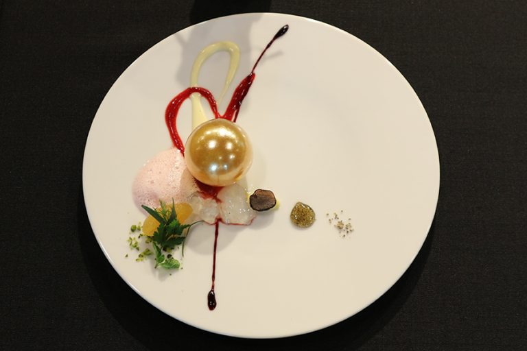 札幌グランドホテル&パークホテル 美食ガイド「ゴ・エ・ミヨ」コラボ　成田一世シェフ共同開発スイーツ提供開始