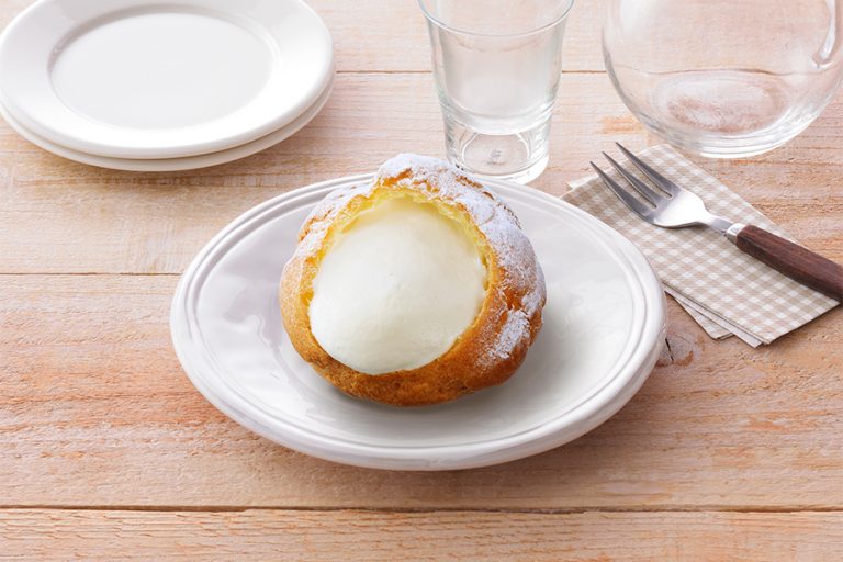 銀座コージーコーナーから宮古島の「雪塩」を使った新作ジャンボシュークリームが期間限定で登場！