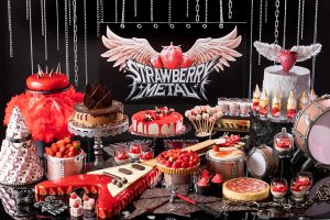 ヒルトン名古屋 実寸大ギターケーキ&ドラムティラミス登場「ストロベリーメタル・デザートビュッフェ」開催