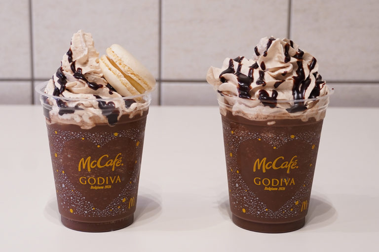 マックカフェ&times;ゴディバ 初コラボ！「ゴディバ チョコレートエスプレッソフラッペ&マカロン」
