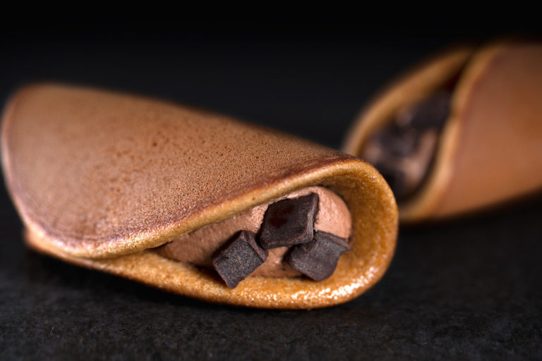 黒船どらやき 冬季限定 チョコレート「どらノワール」、りんご&クリームチーズ「りんごポーネ」