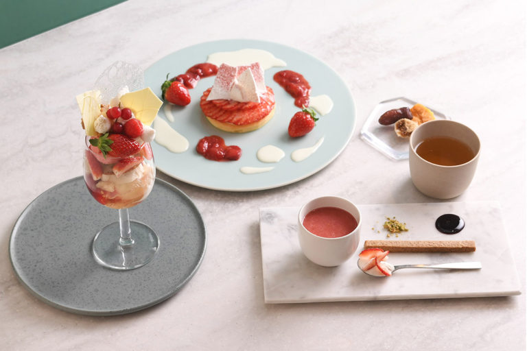 銀座フルーツサロン「いちご×ハーブ」のフルーツコーススタート　期間限定「クリスマスケーキ」も販売