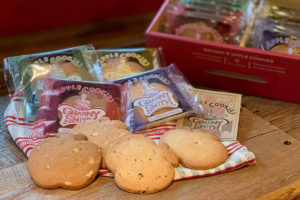 アップルパイ専門店「グラニースミス」 4種のアップルパイがりんご型のクッキーに