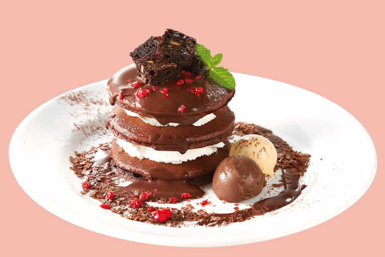デニーズ &times; ゴディバ コラボ第2弾！チョコレートパンケーキ等新作3種&チョコレートサンデーも復活登場