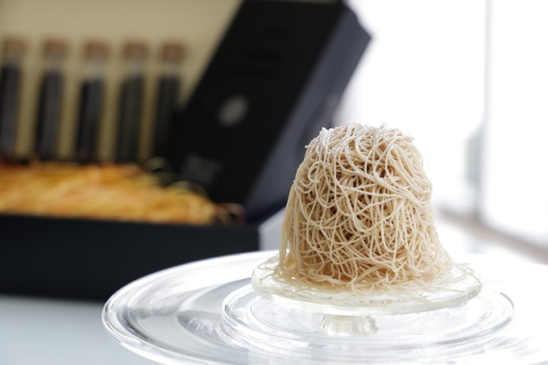 大阪マリオット都ホテル　ほどける食感「絞りたてモンブラン」