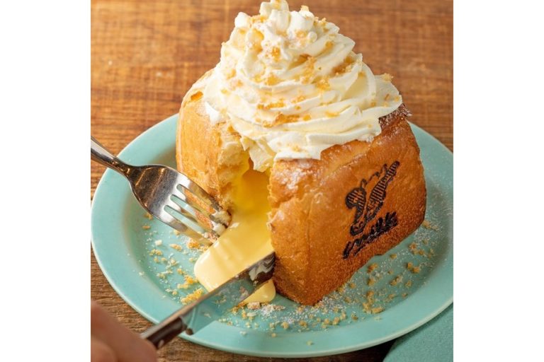 原宿ミルクベーカリー　溢れ出すカスタード×こぼれ落ちる生クリームの「とろ断トースト」