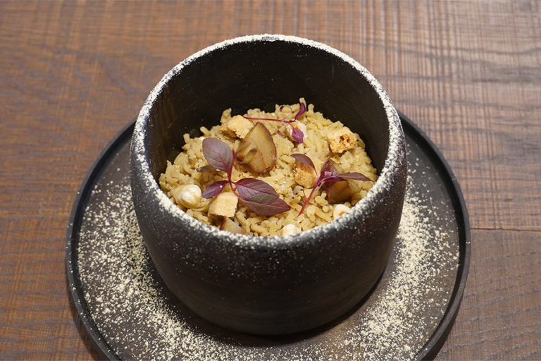 炊き込みご飯？いいえ最新のモンブランです　驚きの仕掛けにも注目　埼玉・志木「カフェ マップモンド」