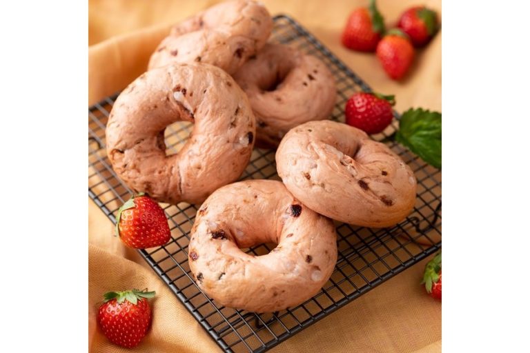 ベーグル専門店「BAGEL ＆ BAGEL」×「いちびこ」ICHIBIKOいちごミルクベーグル 新発売