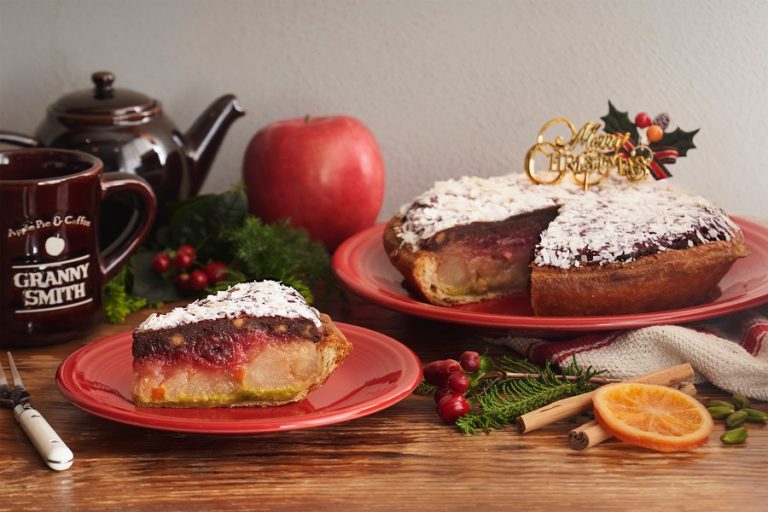 グラニースミス　クリスマス限定ホリデーカラーの「ブラウニーとチェリーのクリスマスアップルパイ」