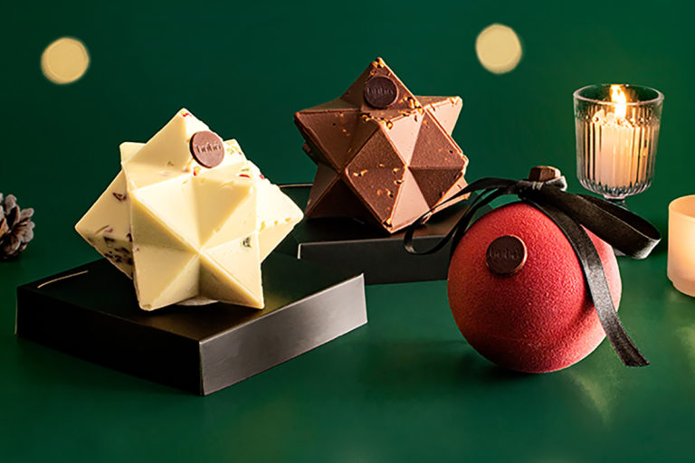 ブボ・バルセロナ クリスマスツリーに飾れる?!オーナメントモチーフチョコ　割ると中から…