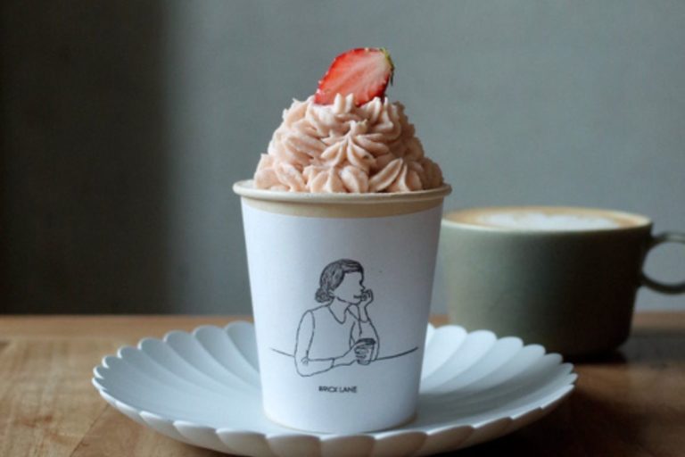 世田谷線カフェ《BRICK LANE》から桜シーズン到来を告げる限定ケーキが登場