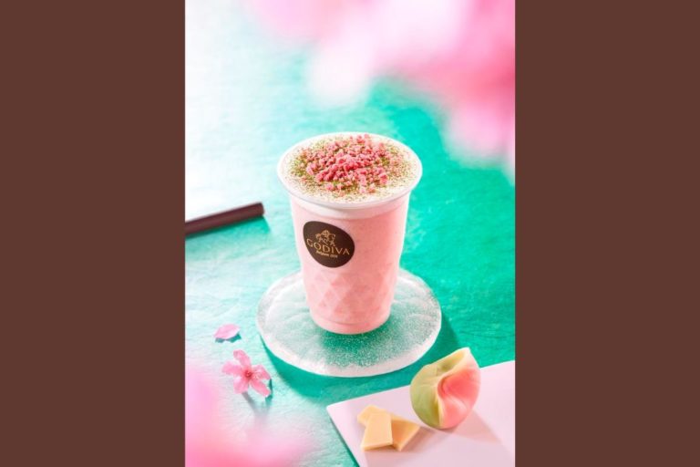 ゴディバ　ホワイトチョコレートベースに桜あん？！ 和洋折衷の「春の訪れ ​桜ショコリキサー」登場