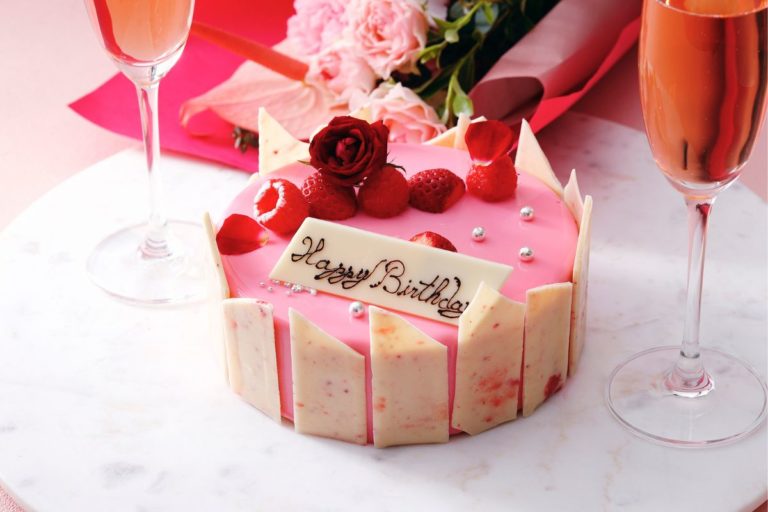 ストロベリーアニバーサリーケーキ販売スタート！誕生日や記念日に華やかなホテルメイドのケーキでお祝いを
