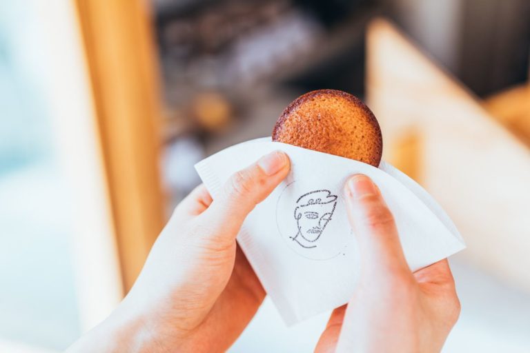 恵比寿のコーヒースタンド「JOE TALK COFFEE」ジュワッと食感の焼きたてフィナンシェを販売