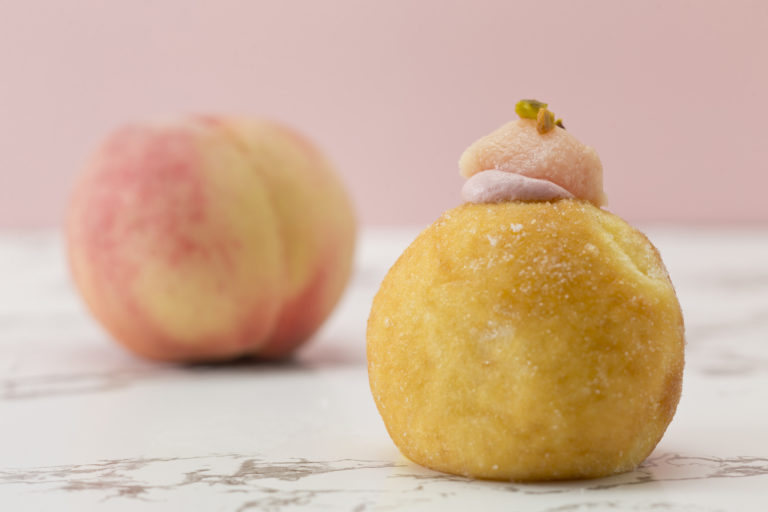ふわじゅわ食感の生ドーナツ専門店『PIECE OF BAKE』夏季限定「桃」＆「マンゴー」が発売！