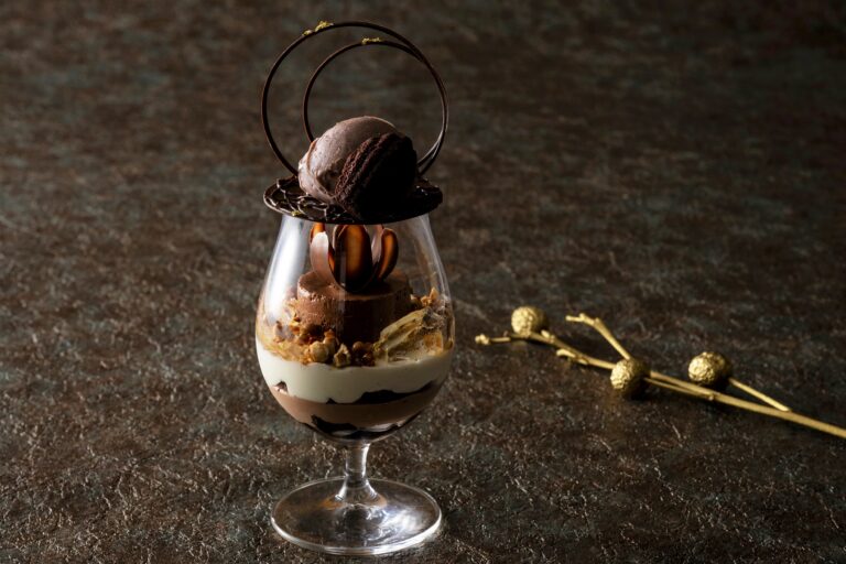 チョコレート好きにはたまらない ホテルのショコラティエが手掛ける極上のチョコレートパフェ期間限定で登場