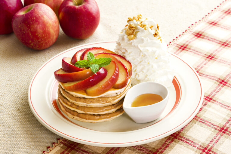 【Eggs ’n Things】リンゴを使った秋限定のパンケーキが登場！11月1日～11月24日まで販売