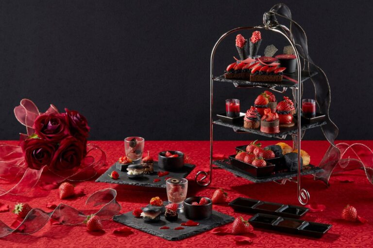 【新宿プリンスホテル】「Strawberry Afternoon Tea～Red×Black～」を販売