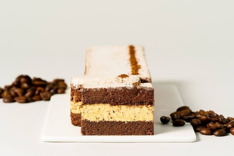 【Minimal】REC COFFEEのコーヒー豆の繊細な香りとチョコレートと楽しむ生ガトーショコラ