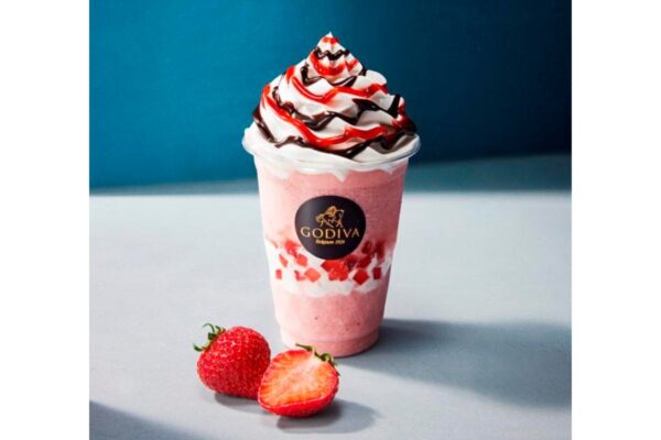 【ゴディバ】いちごのゼリー入りで食感も楽しめる「あまおういちご ホワイトチョコレート ショコリキサー」