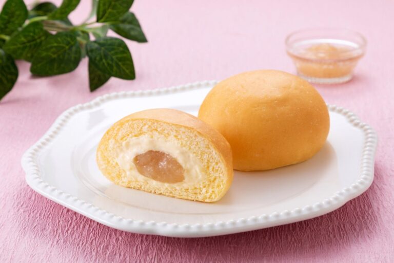 ファミリーマート限定「冷やして食べる とろけるくりーむパン 福島県産もも」6月4日（火）新発売