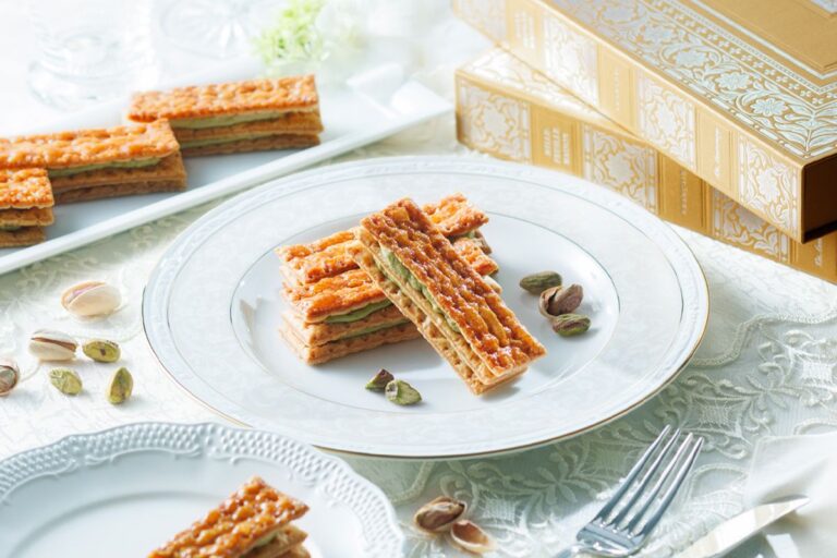 希少価値の高いピスタチオを使用した10周年記念商品「ミルフィユ セゾン セレブレーション」 期間限定新発売！