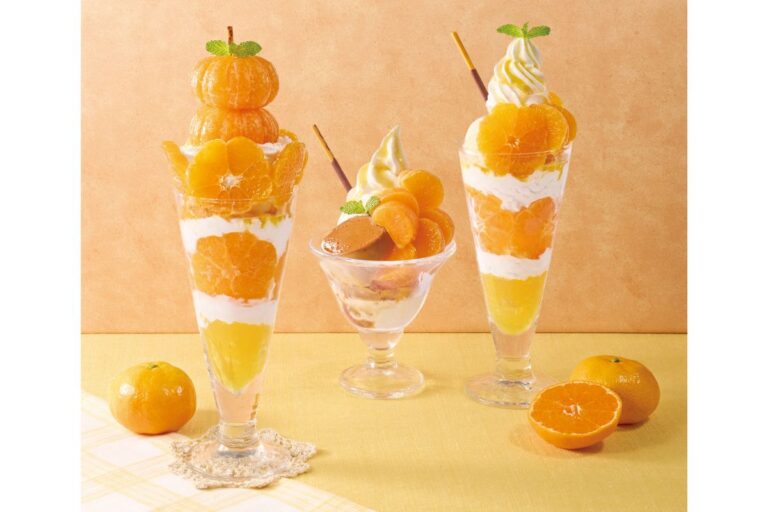 【ジョナサン】とろけるような食感と果汁の多さが特徴の早生みかん4個分を使用したDXパフェなど登場