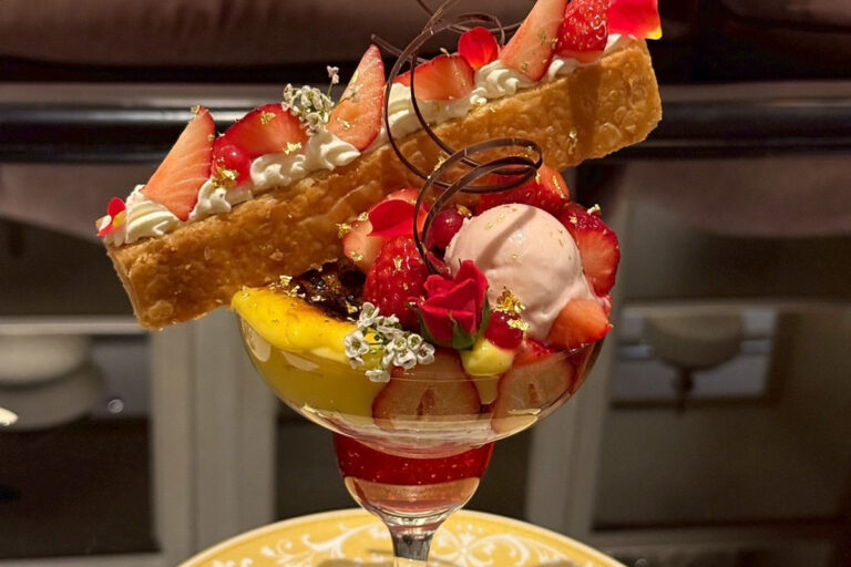 これはもう芸術！ホテル インターコンチネンタル 東京ベイの“いちごパフェ”がすごい