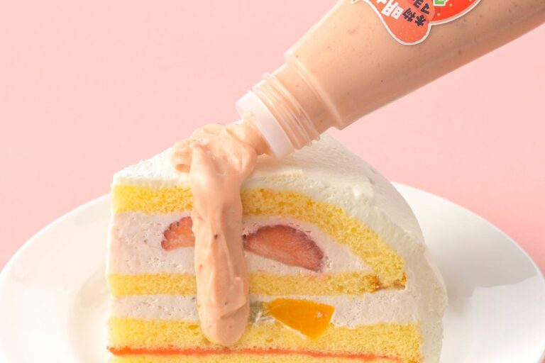 コージーコーナー まるで明太マヨ！？の「飲む苺カスタード」 エイプリルフール企画の話題作が今年も販売
