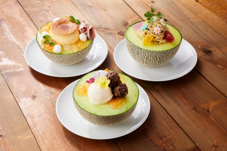 イバラキング半玉に自分好みのトッピング　限定イベント「メロメロメロい♡いばらきメロンカフェ 2026」