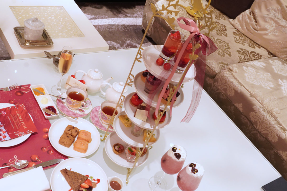 ホテル インターコンチネンタル 東京ベイ「チェリーローズアフタヌーンティー with リンツチョコレート」