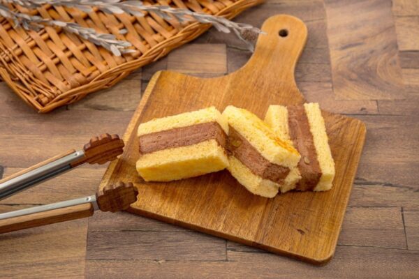トップス「ケーキサンド」オンラインショップで販売開始　60年以上愛される看板商品がワンハンドスイーツに
