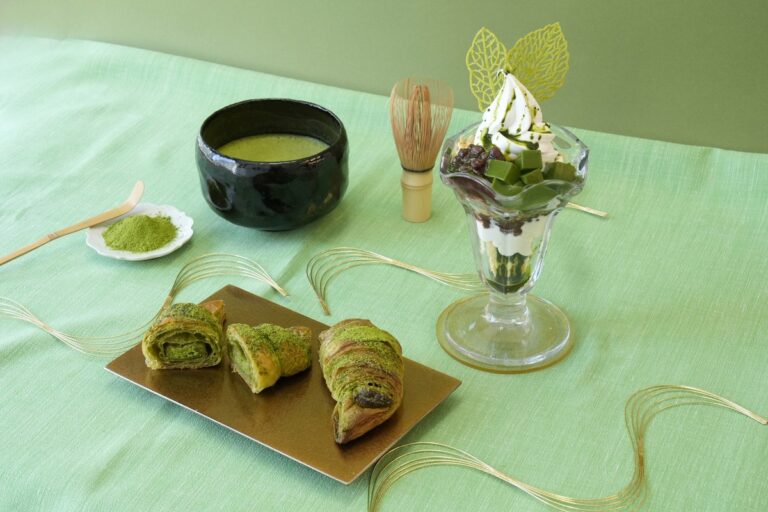 サンマルクカフェ 祇園辻利とコラボ濃密抹茶チョコクロ&パフェ