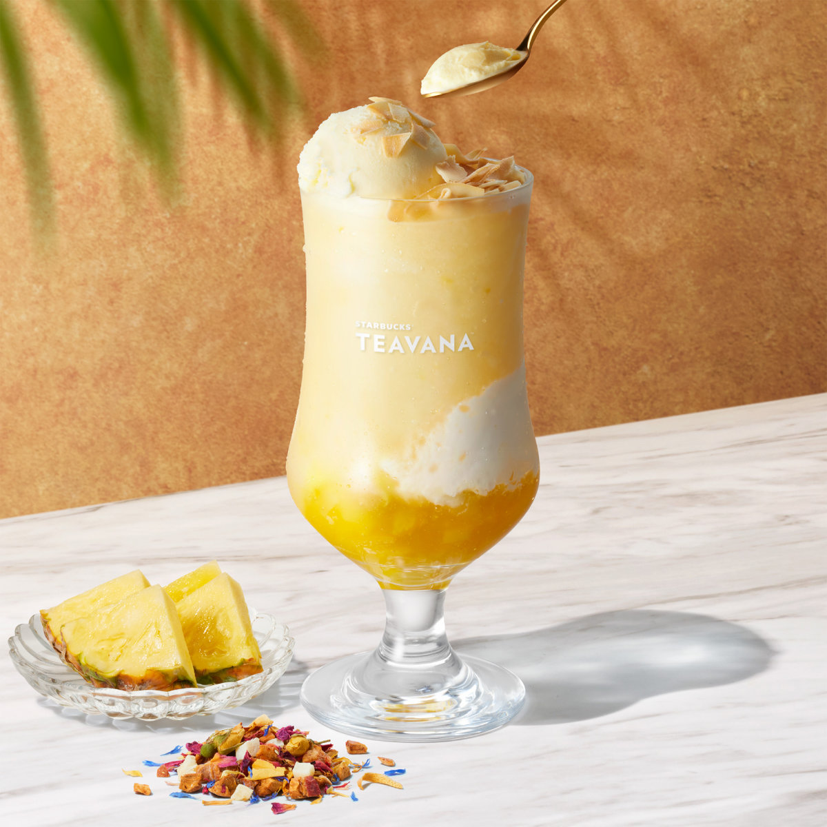 スターバックス ティー & カフェ 南国パイナップルの夏ティービバレッジ2種が登場 1