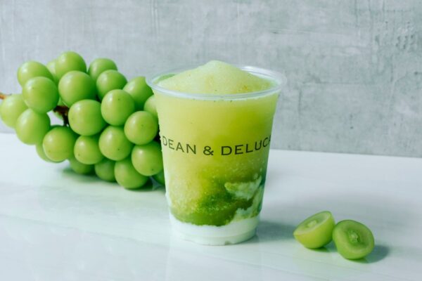 DEAN & DELUCA 「シャインマスカットとエルダーフラワーのフラッペ」 果実の気品を味わう夏限定
